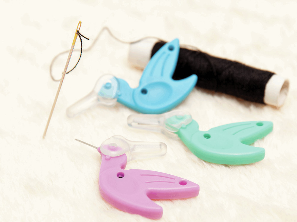 Hemline Blue Hummingbird Needle Threader Craft Cutter Threads Hand Sewing