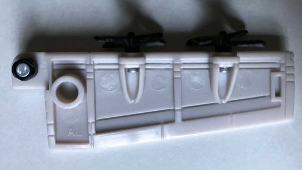 Transformers Universe deluxe class Tankor Octane wing part