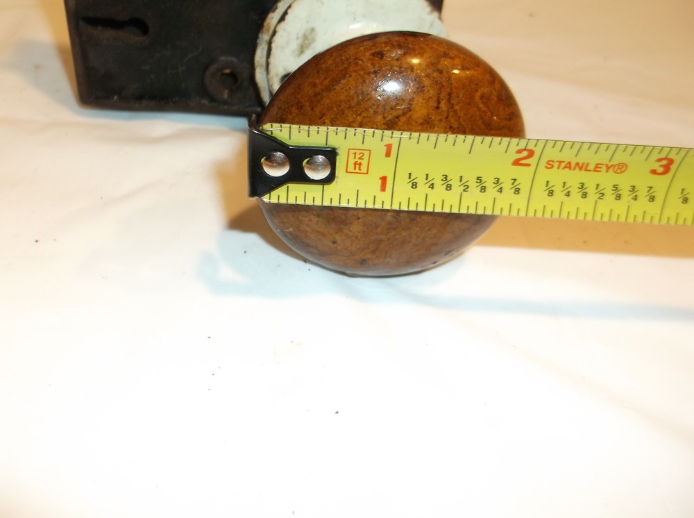 Antique BROWN & WHITE PORCELAIN Door Knobs & partial assembly n/skeleton key
