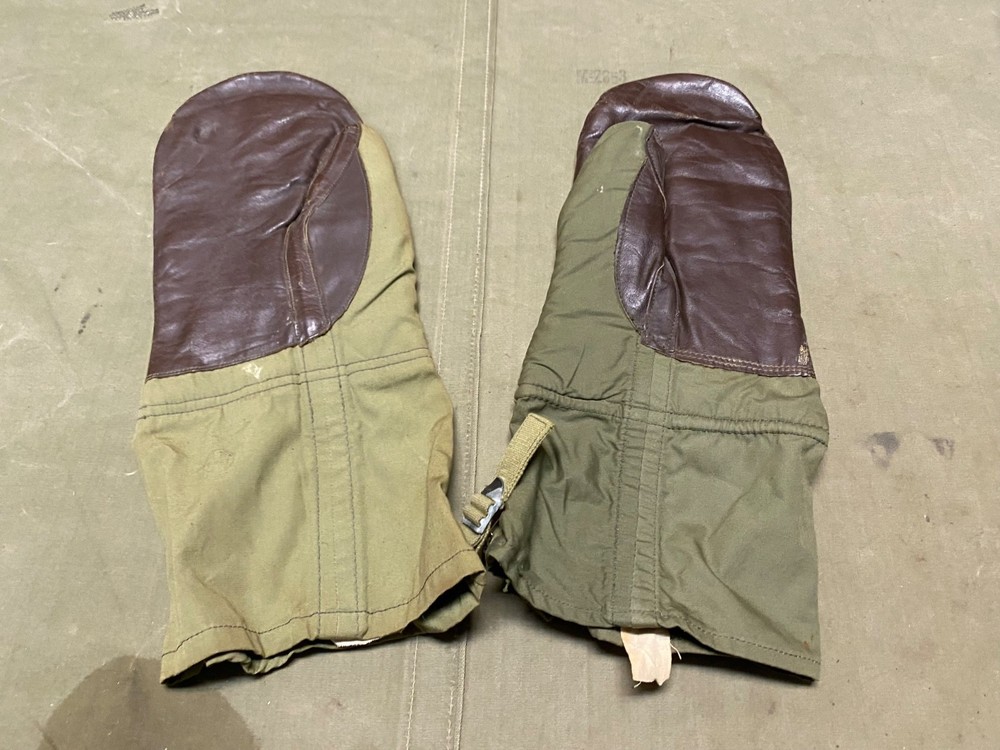 ORIGINAL WWII US ARMY AIR FORCE A-12 COLD WEATHER PILOT FLIGHT MITTENS GLOVES