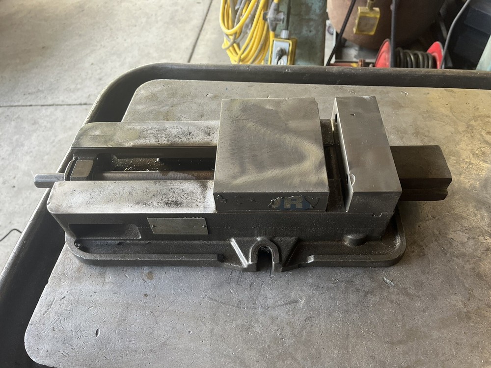 Kurt machine vise D675