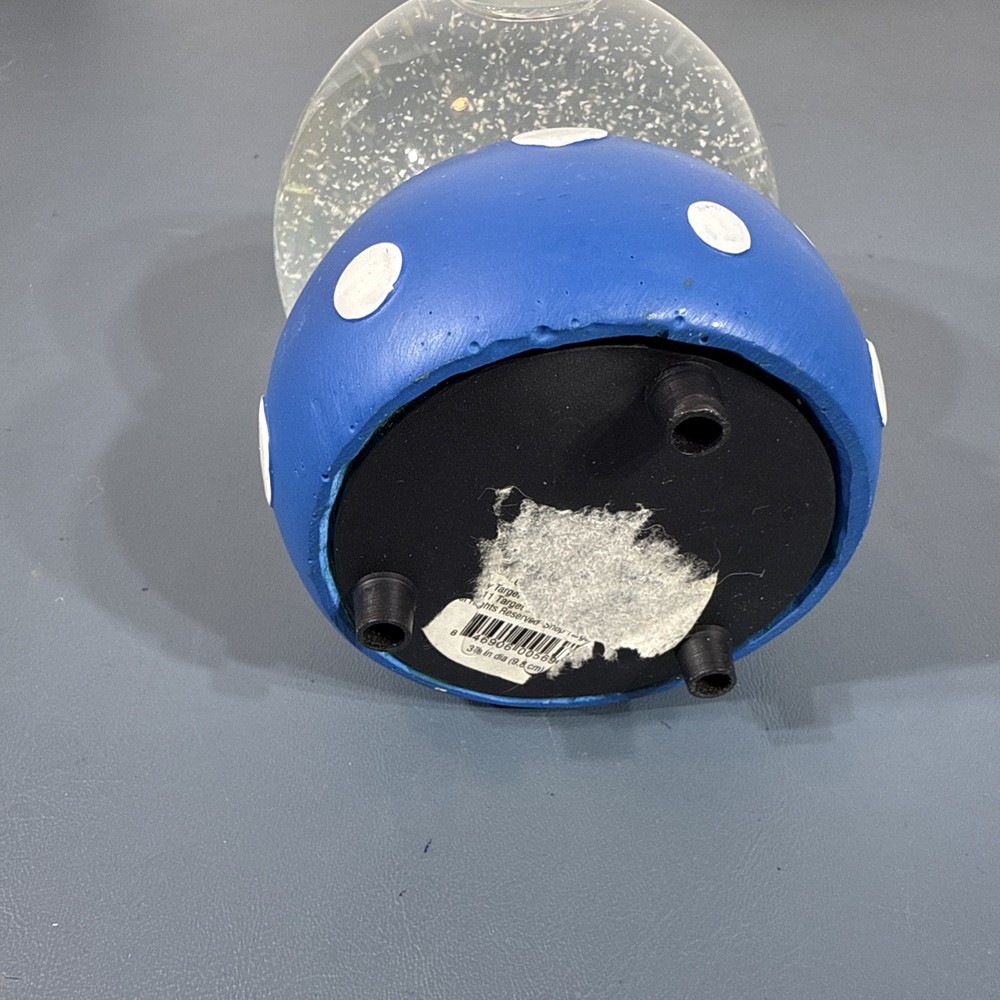Penguin Snow globe Collectable