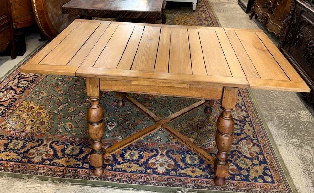 English Antique Oak Draw Leaf Table / Kitchen Table