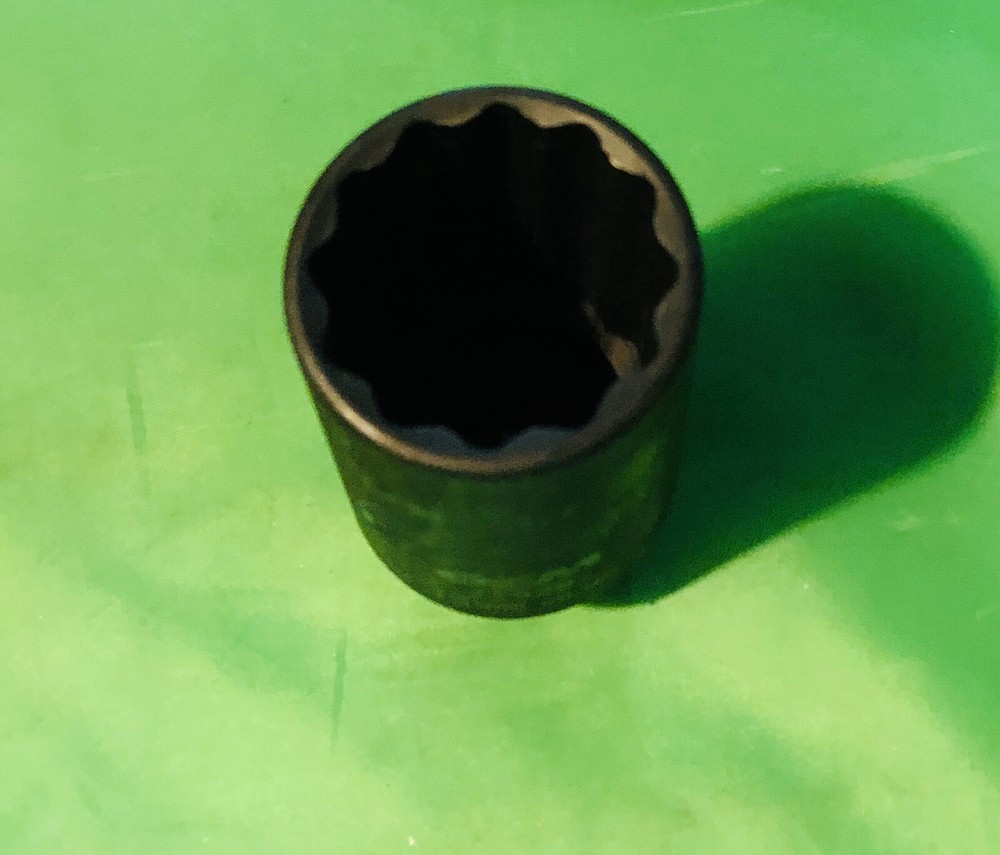 1/2-Inch Drive 33-mm 12-Point Deep Impact Socket Axle Removal