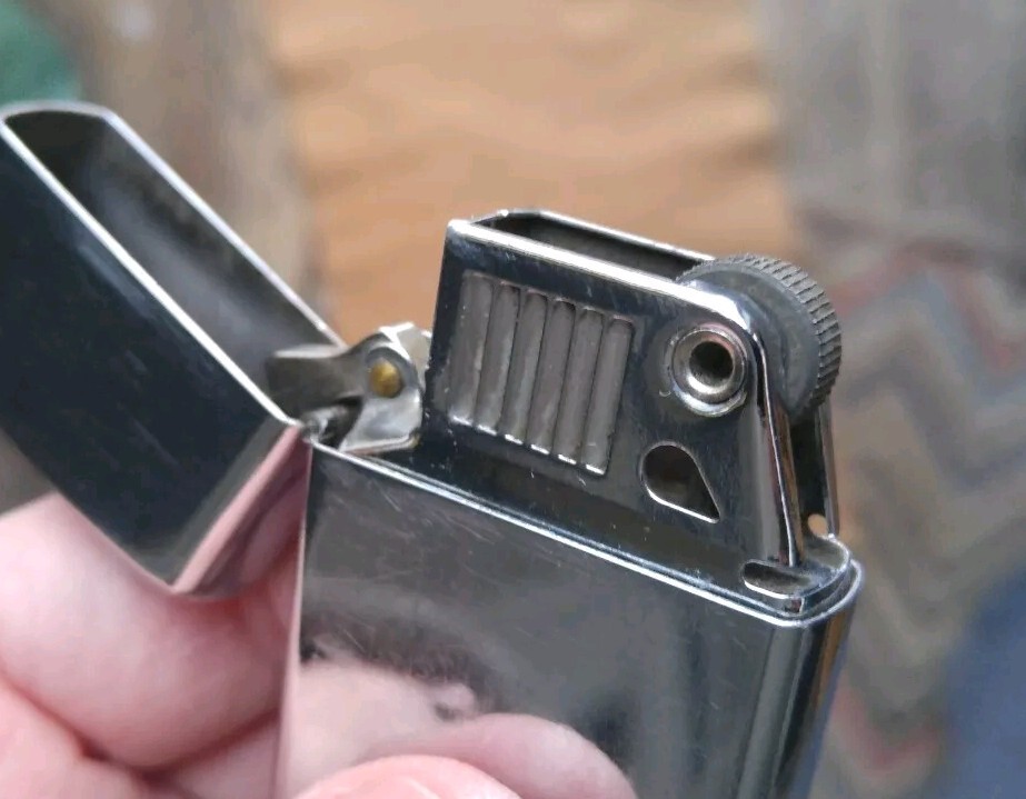 Vintage Ronson Wind 2 ll - Working Condition