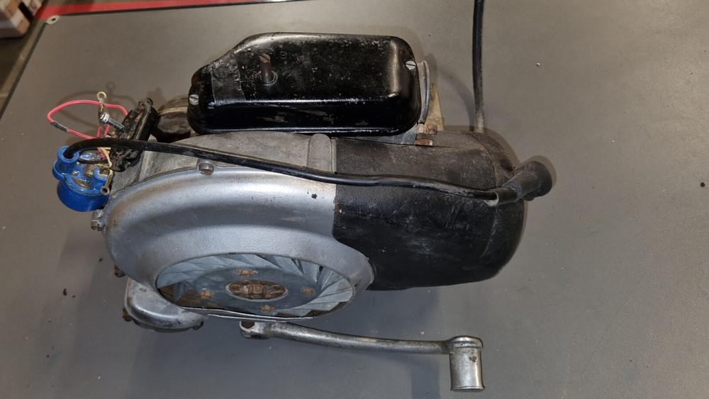 Vespa VBA1M Engine
