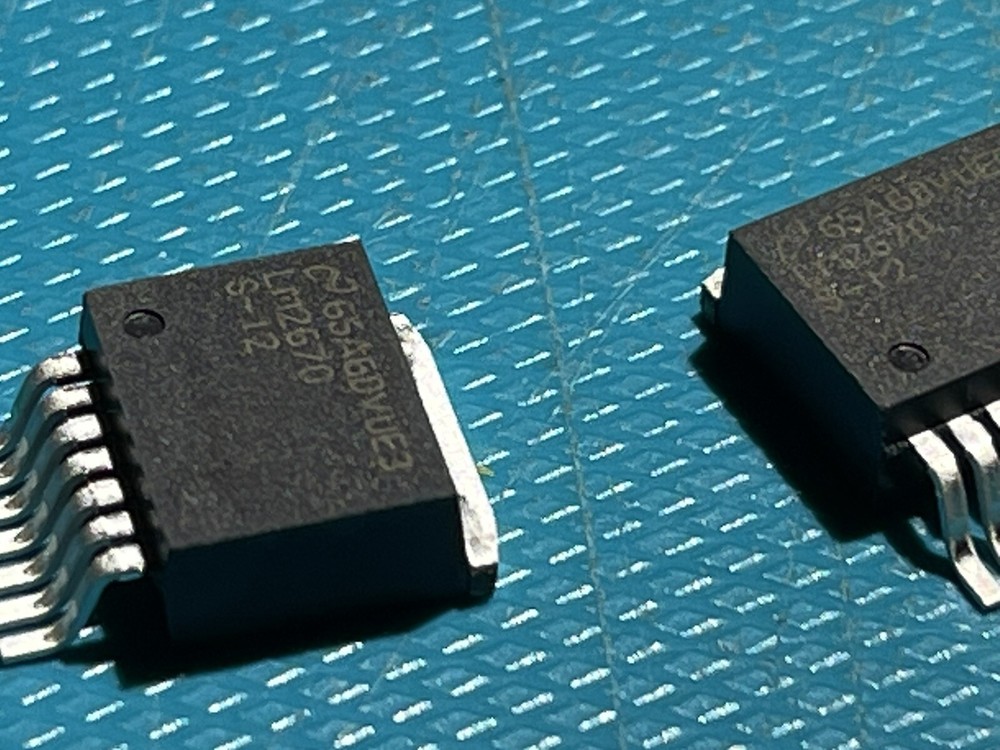 LM2670  IC(2pcs)NATIONAL