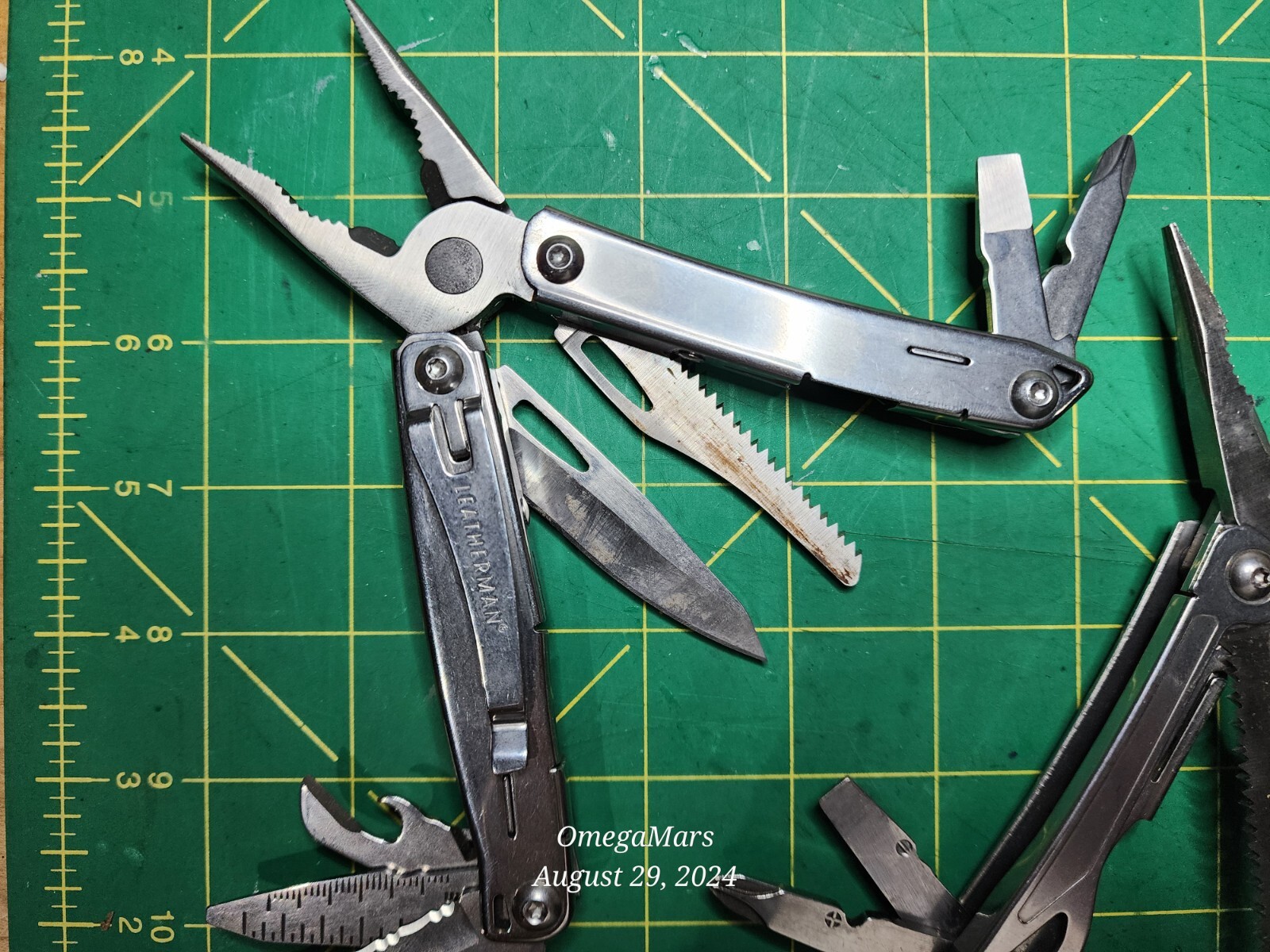 Leatherman Sidekick one at random