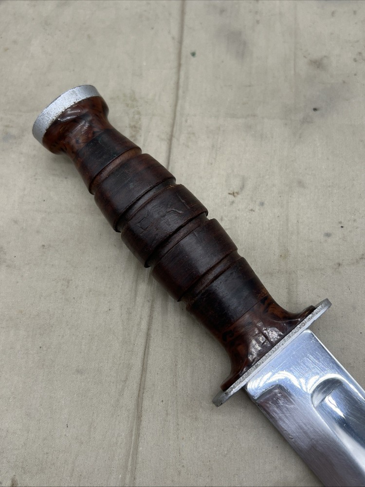 WW2 US Kabar Commando Fighting Knife With Leather Sheath (FF607