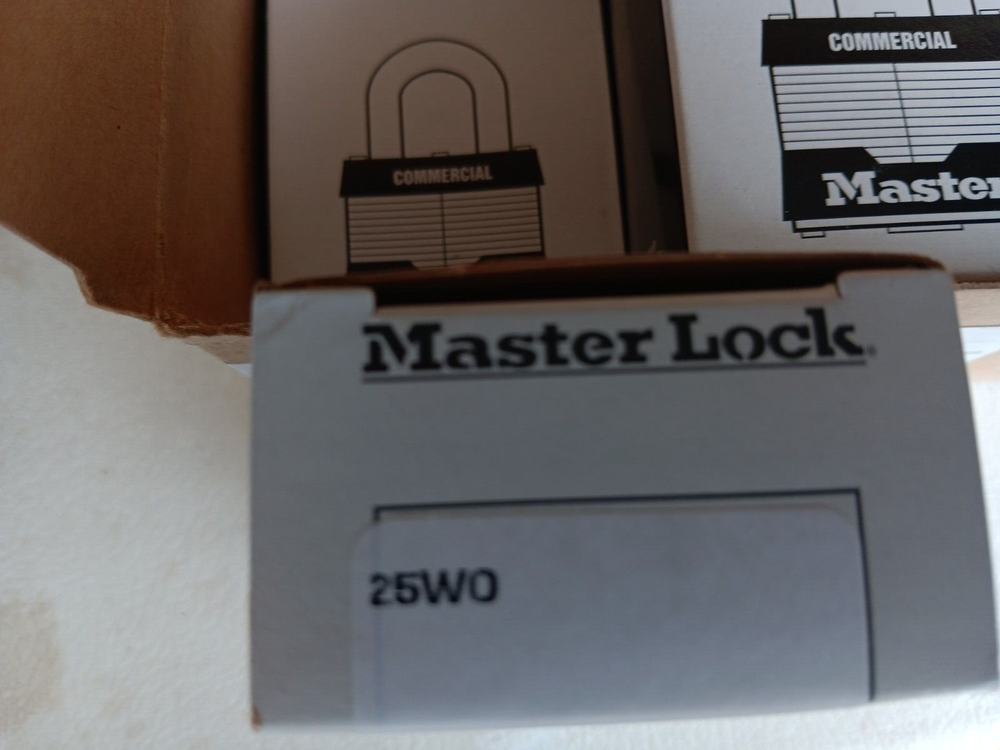 18 rekeyable padlocks KEYED ALIKE