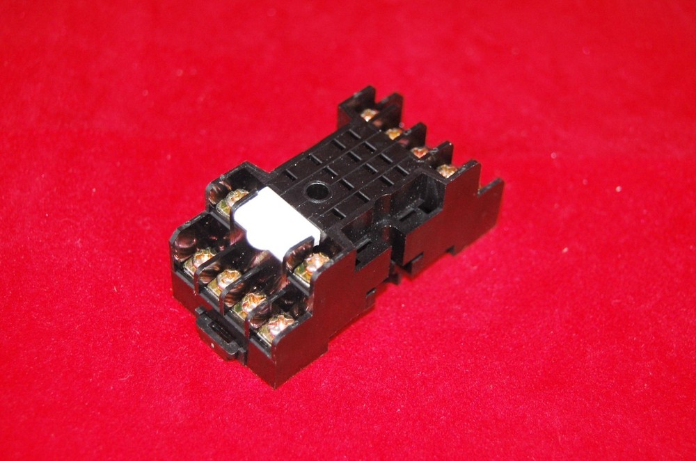 5PCS  NEW PYF14.5A RELAY SOCKET BASE