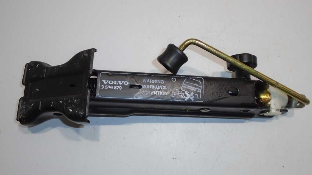 1995 VOLVO 960 JACK & TOOL KIT 588840