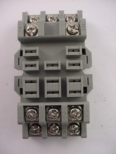 Square D Type NR82B Front Wired Relay Socket Class 8501 Series B  NR-82