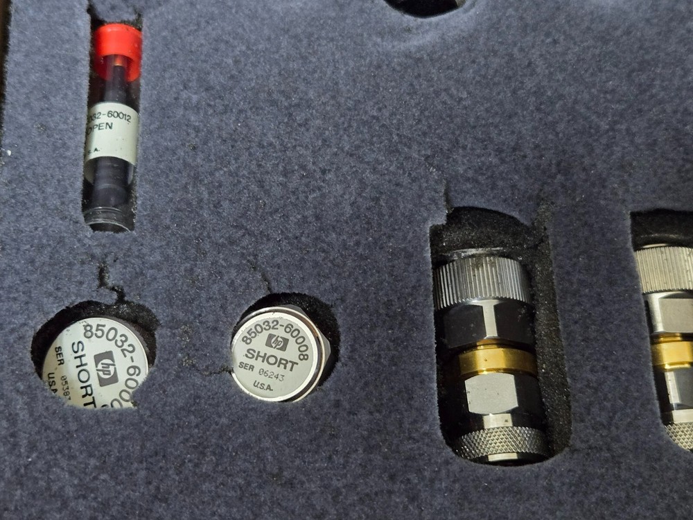 Agilent 85032B : Type N Calibration Kit missing some adapters (0776)