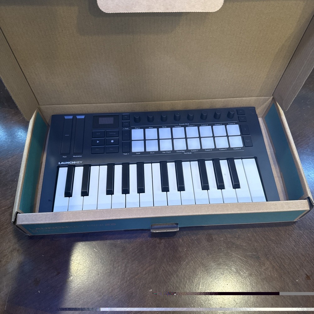 Novation Launchkey Mini 25 MK4 25-key Keyboard Controller