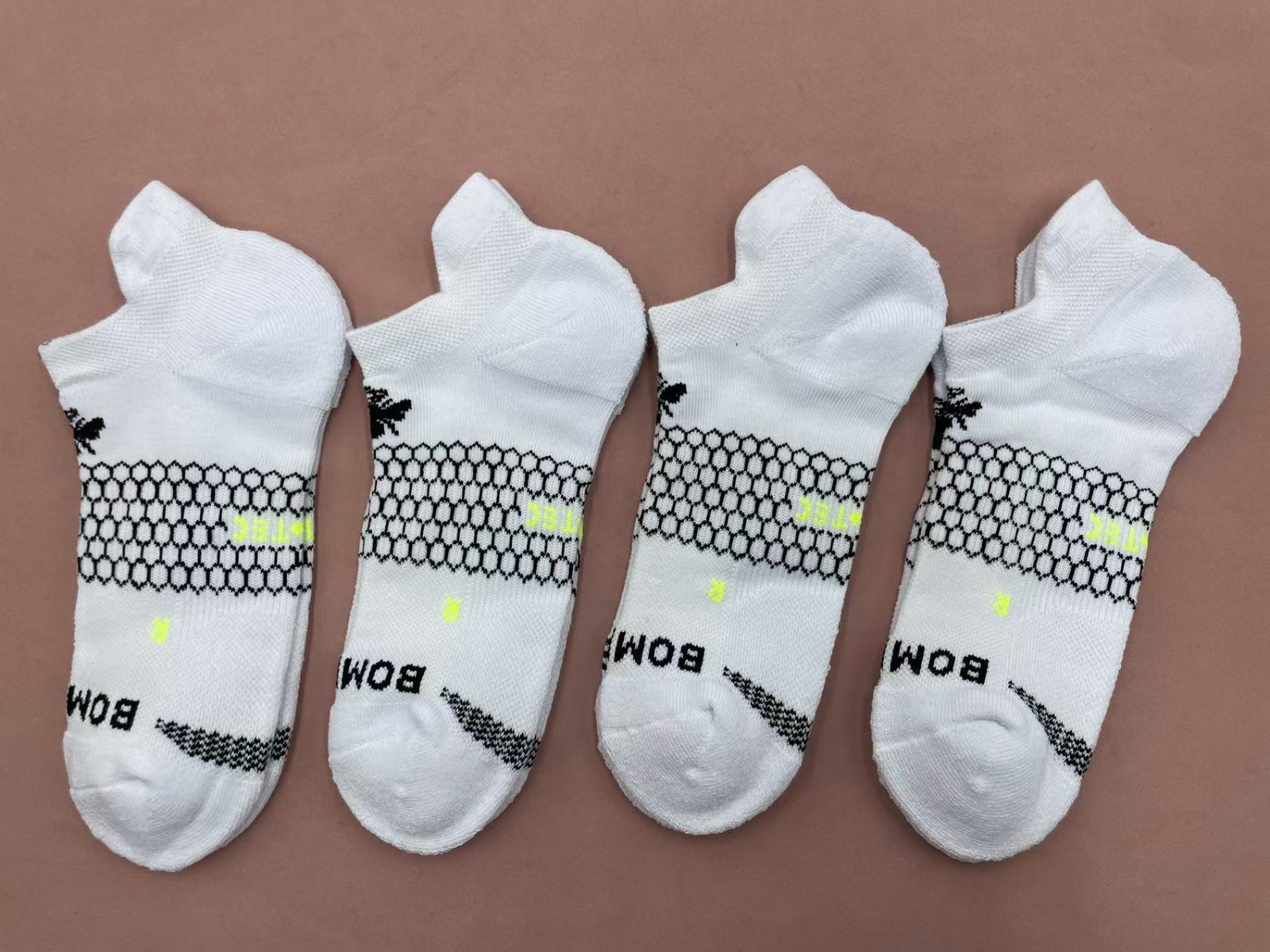 4 Pack Bombas Socks Women's Ankle All-Purpose Performance Size M 8-10.5 white