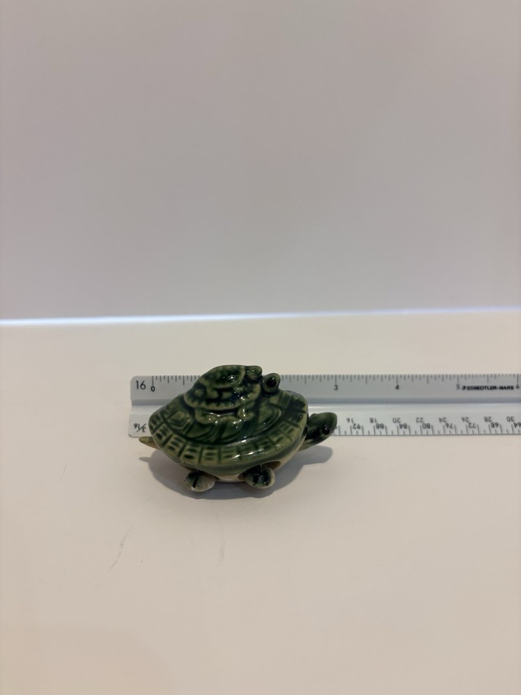 Ceramic Glazed Turtle Nodder Figurine Bahamas Turtle Figure 3.5". CLEAN