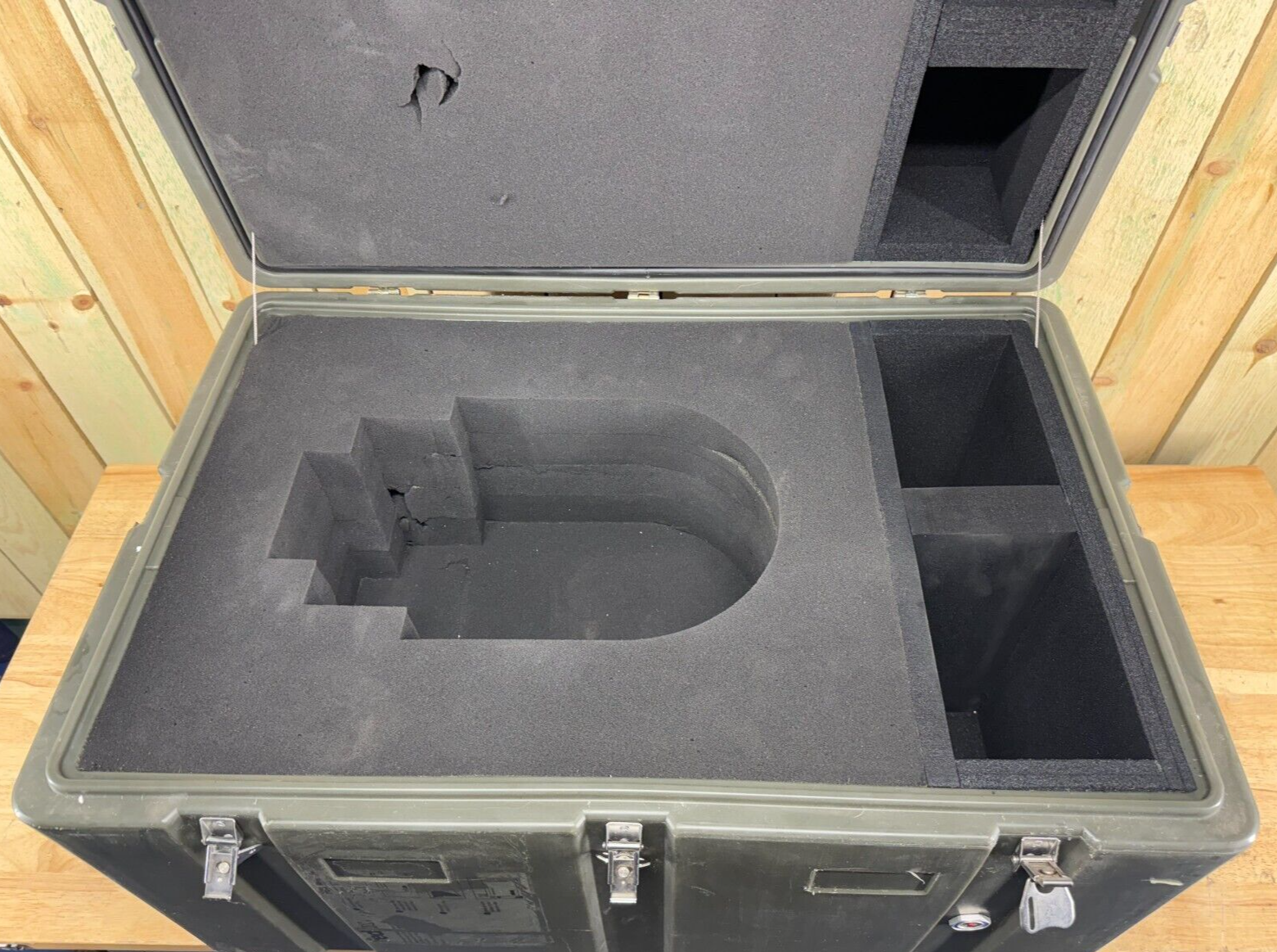 Pelican Hardigg Footlocker Green Transport Case 31"X21"X21" Military Waterproof