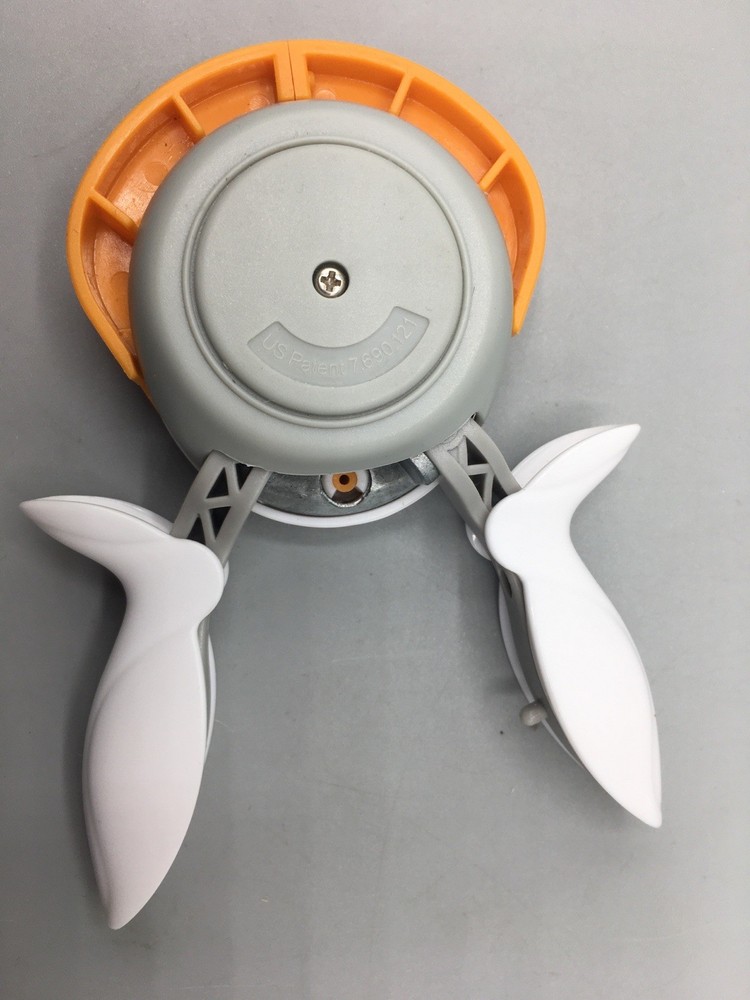 Fiskars Squeeze Punch Round The Corner