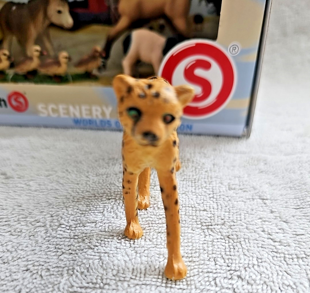 Schleich Scenery Pack Farm Animals + Chickens + Tiger + Leppard