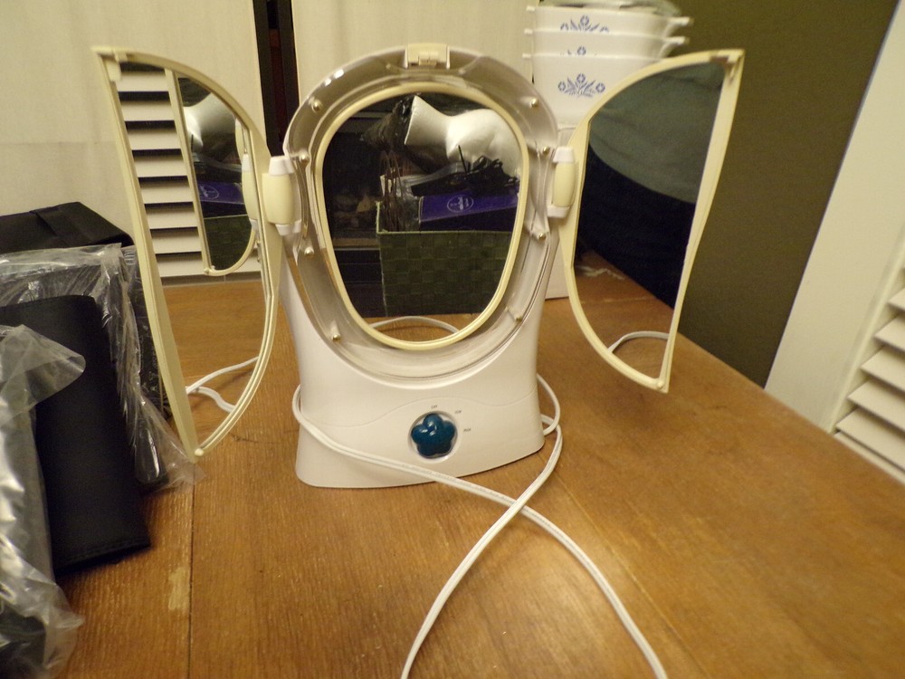 EGO System Lighted Magnifying Makeup Mirror Model LM-05 White w/Yellow front