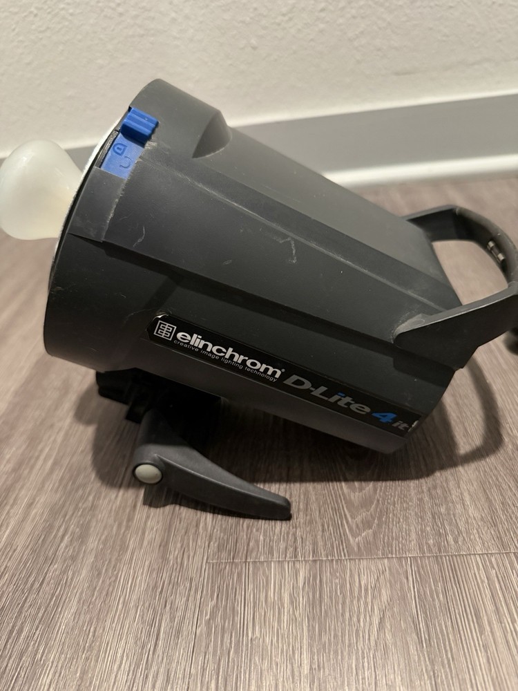 TESTED - Elinchrom D-Lite 4 it Bundle - 2 Light Units