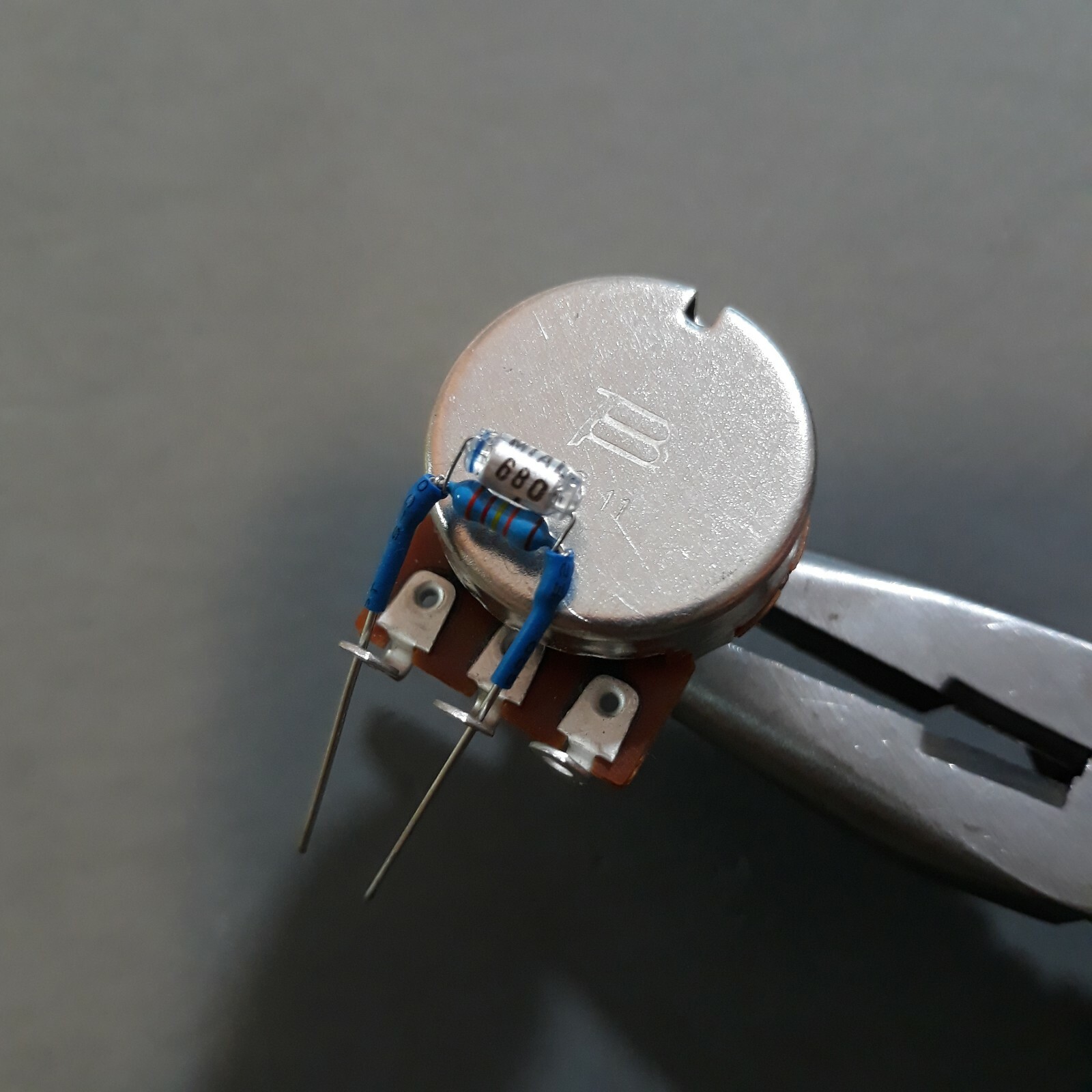 TREBLE BLEED "BLUES SPECIAL" STYRENE 680pF cap, 324K MF res, Original B59G Spec