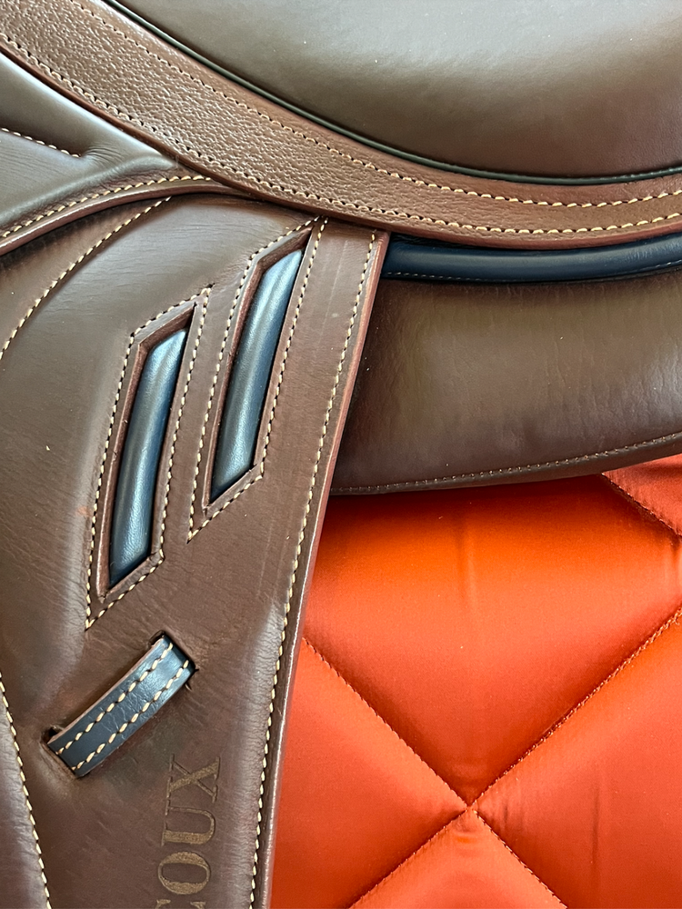 2022 17.5” 2A Devoucoux Biarritz Lab Jump Saddle *Full Buffalo Leather PRO PANEL