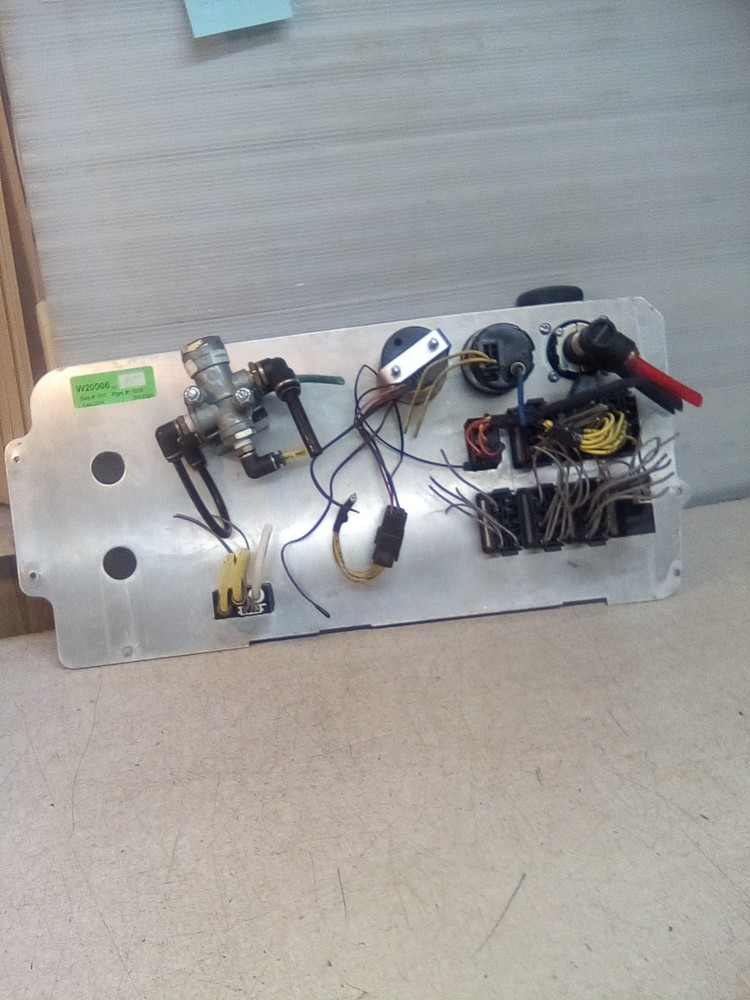 2017 Freightliner Columbia Dash Switch Panel