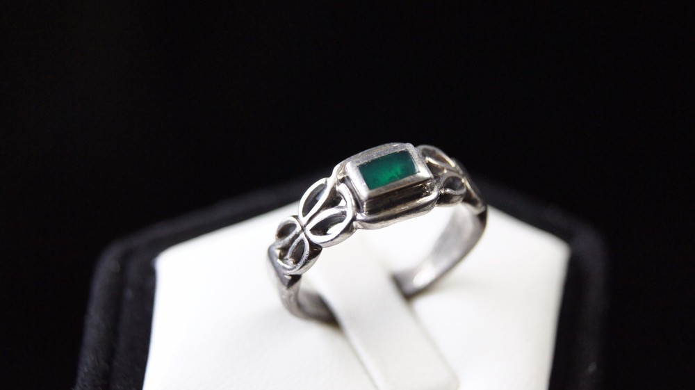 Sterling Silver 925 Handcrafted Dark Green Stone Ring Size 7