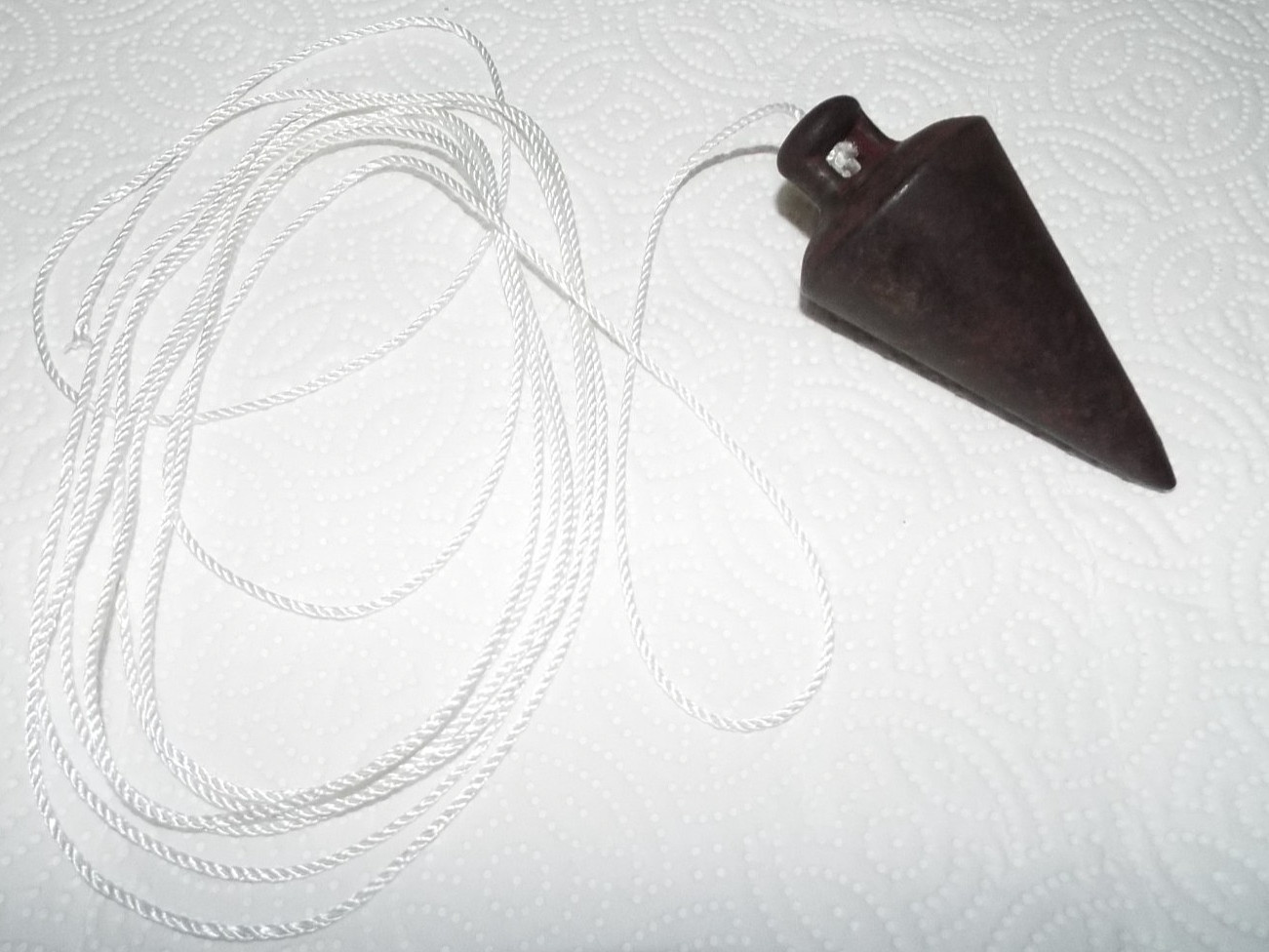 UNMARKED ANTIQUE PLUMB BOB WITH NEW LINE READ!!!