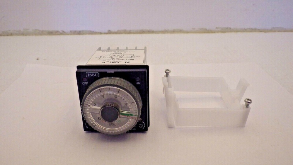 ISSC 1068-1P9B-2-2 TIMER INDUSTRIAL SOLID STATE REPEAT CYCLE 120-240VAC NIB