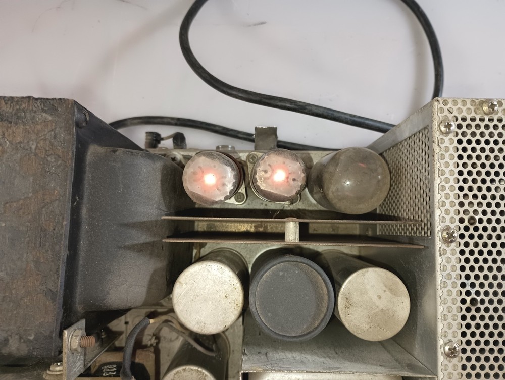 Central Electronics 100V Multiphase SSB Ham Transmitter Vintage Powers On