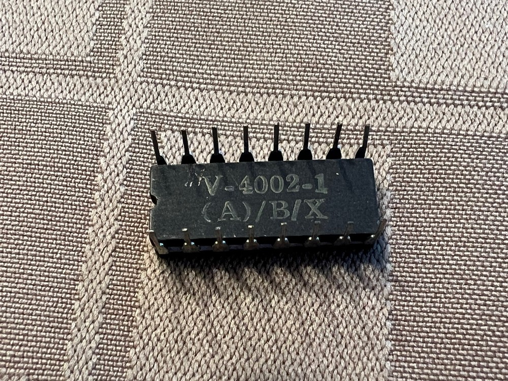 National Semiconductor INS4002-1J