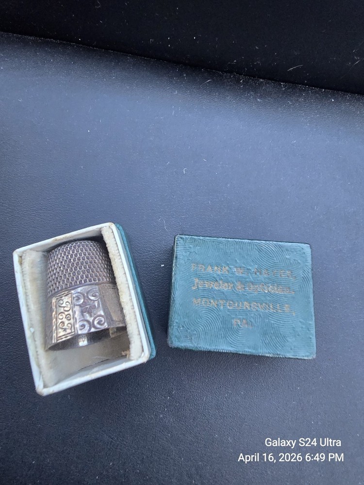 Antique Victorian sterling silver thimble with original box