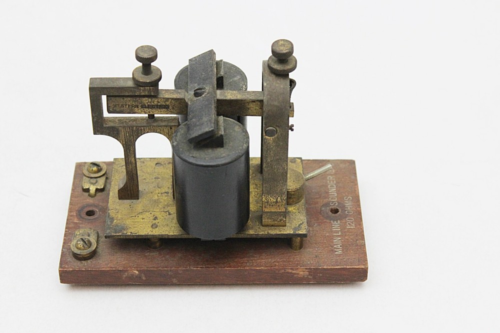 Vintage Western Electric Main Line Sounder 15-B Wood Base Brass Parts