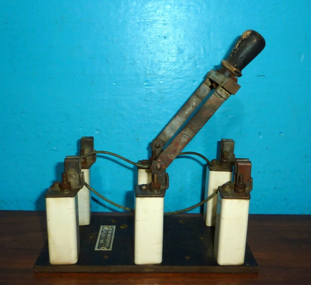 WWII SA-13/U Antenna Knife Switch 4in x 8in