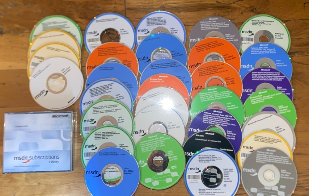 35 Microsoft Developer Network MSDN Discs Library 2001-2006 Bulk Lot