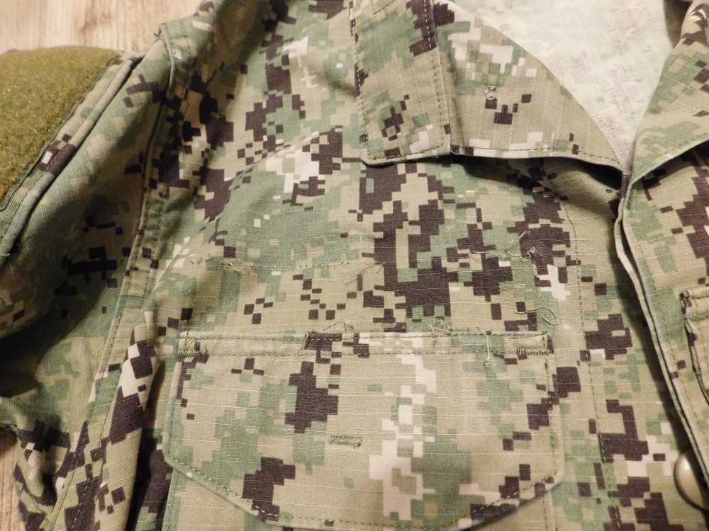 US NAVY WORKING BLOUSE COAT SIZE SMALL - SHORT