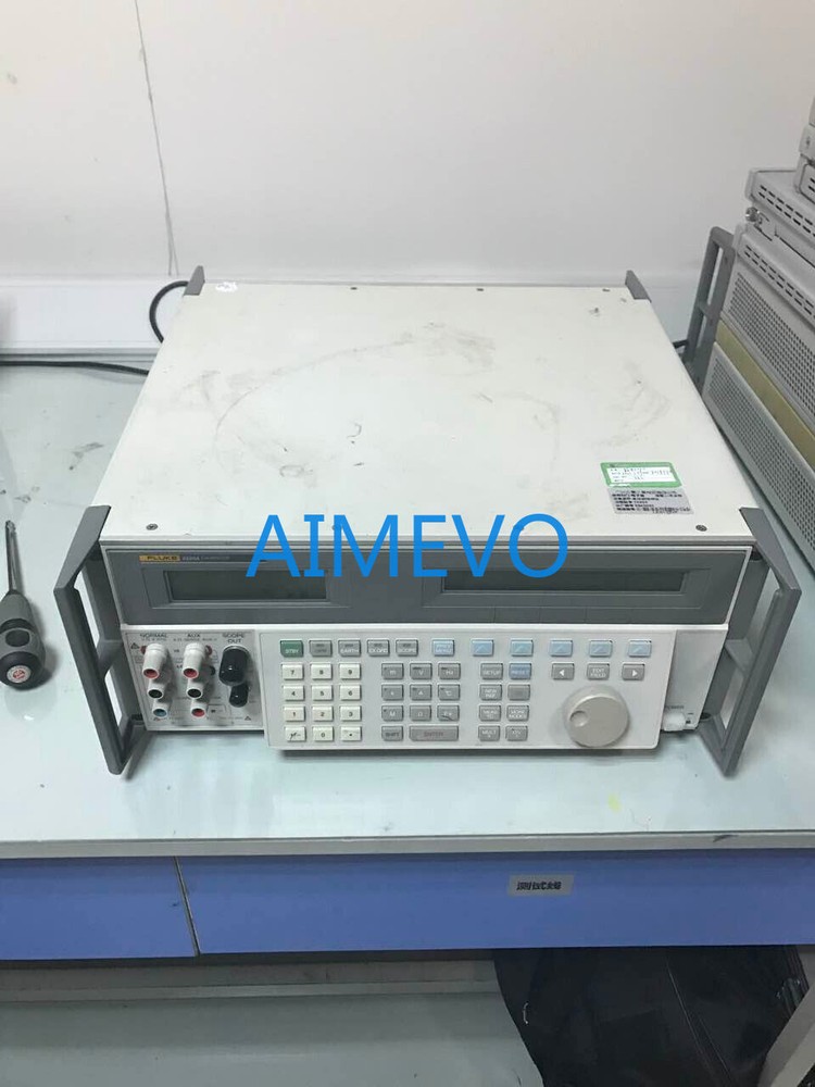Fluke 5500A Multifunction Calibrator