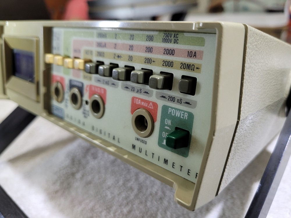 Fluke 8010A Meter