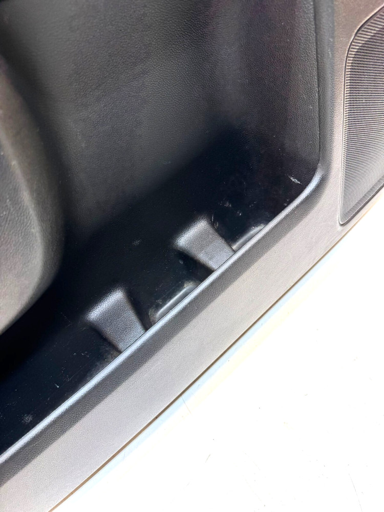 Sierra Silverado 2014-2019 Interior Front Door Trim Panel Left Driver
