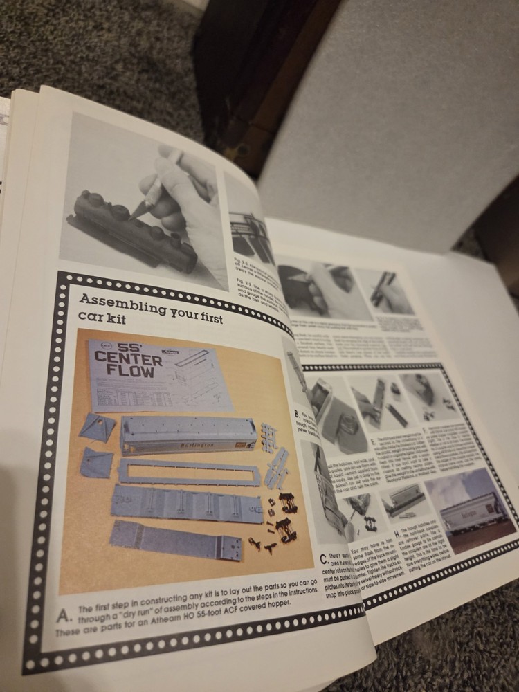 Building Plastic Railroad Models Paperback Robert Schleicher 1979