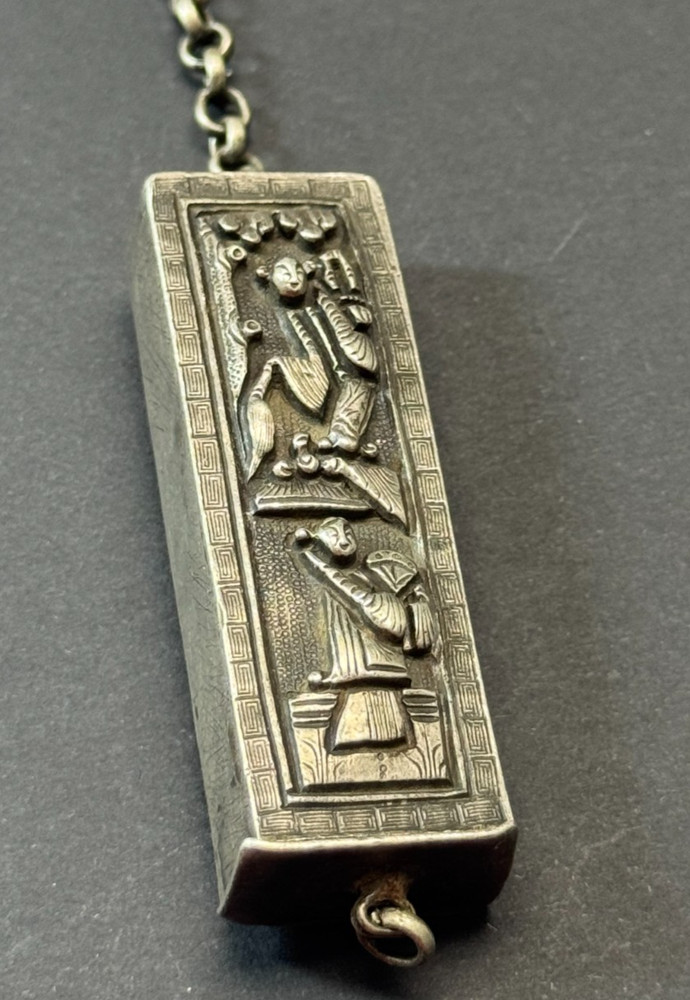 ANTIQUE NEEDLE SILVER CASE