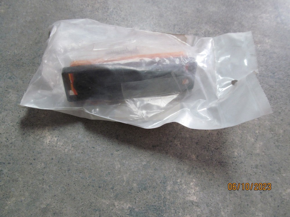 Navistar Partsmart SMR104012A AMBER Rectangular 1x4 12 Diode LED 12v w bracket