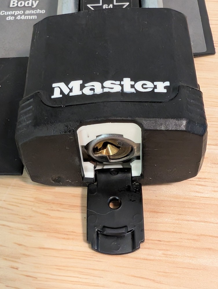 Master Lock Level 8 Max Security 2 1/2" Keyed Outdoor Padlock Covered & 2 Keys