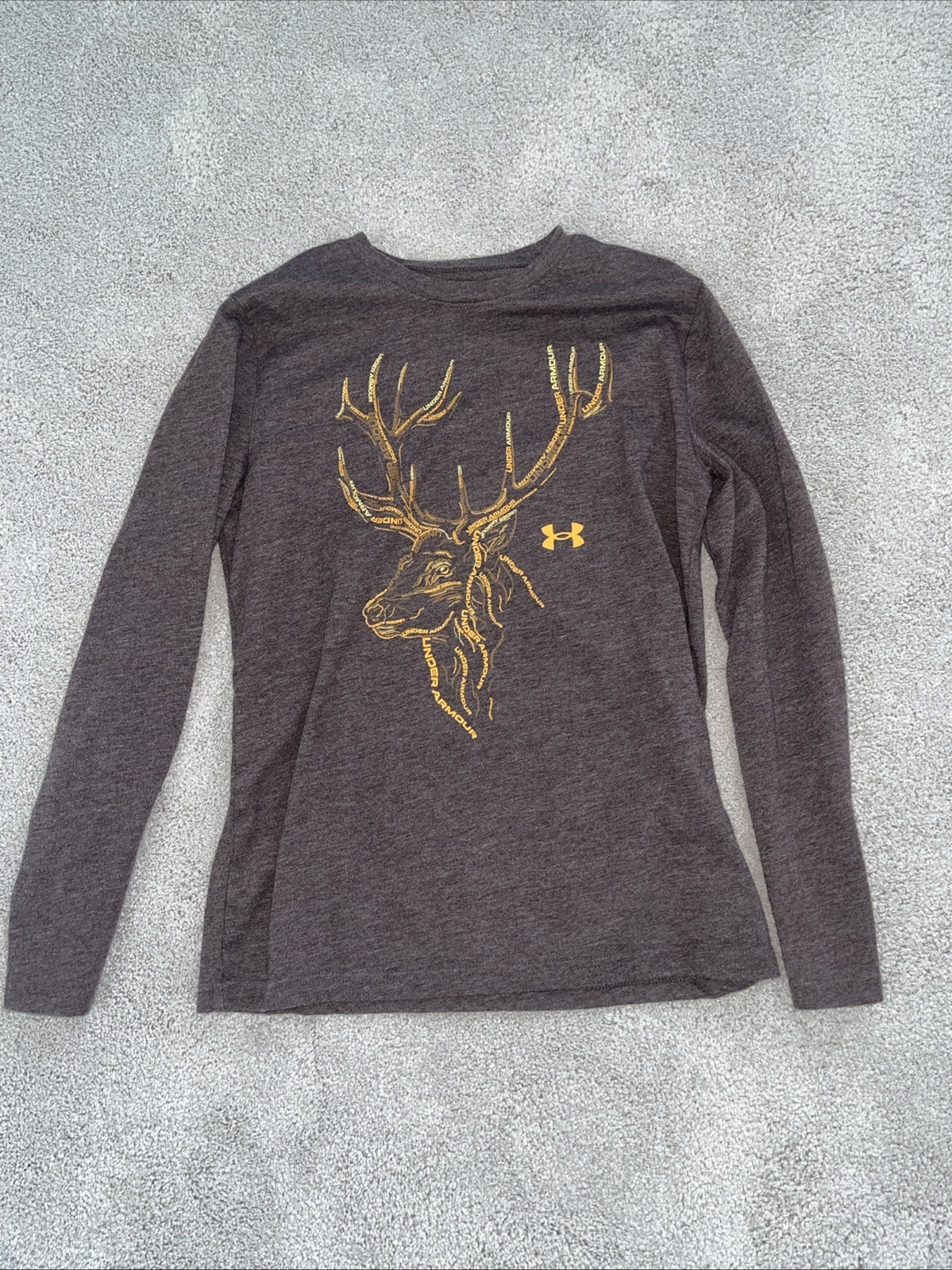 UNDER ARMOUR BOYS LONG SLEEVE T SHIRT SIZE J/M
