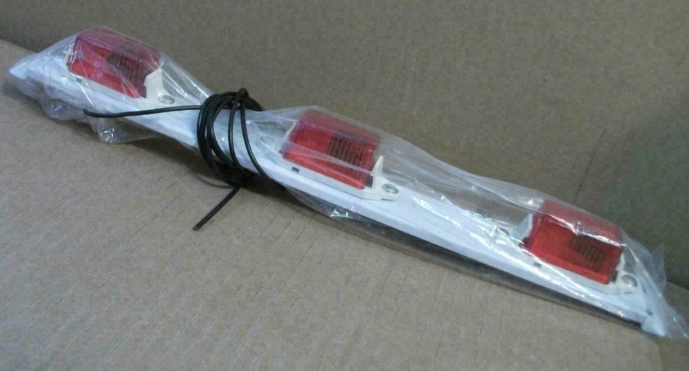Optronics MC99RB Series - Rectangular Clearance Marker Lights, Red ~