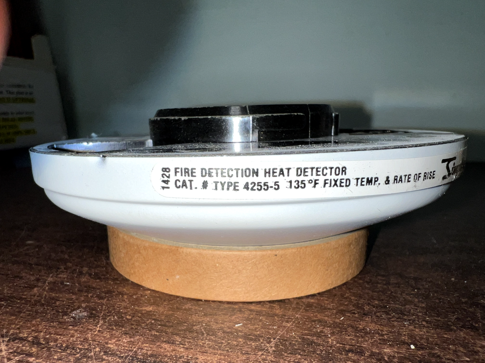 NOS SIMPLEX 477-079 4255-5 FIRE DETECTOR 135 DEGREES