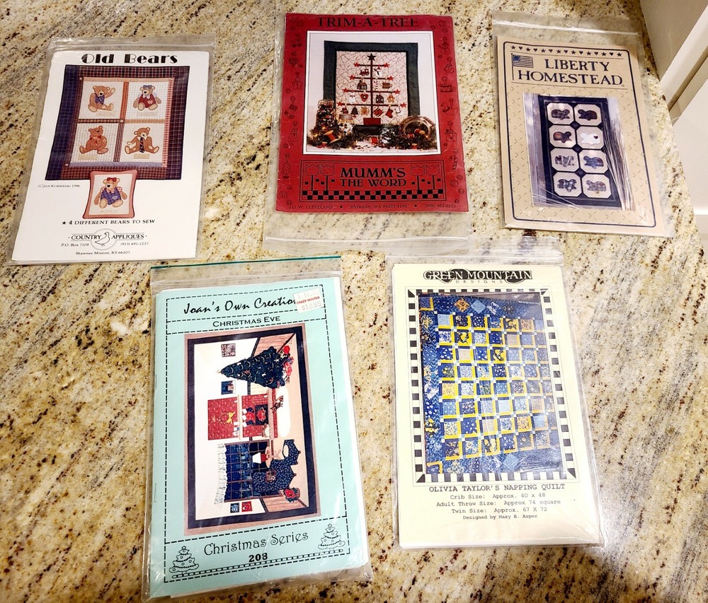 Quilting Pattern Lot of 5 patterns. Christmas. Bunnies. Bears. Patchwork.